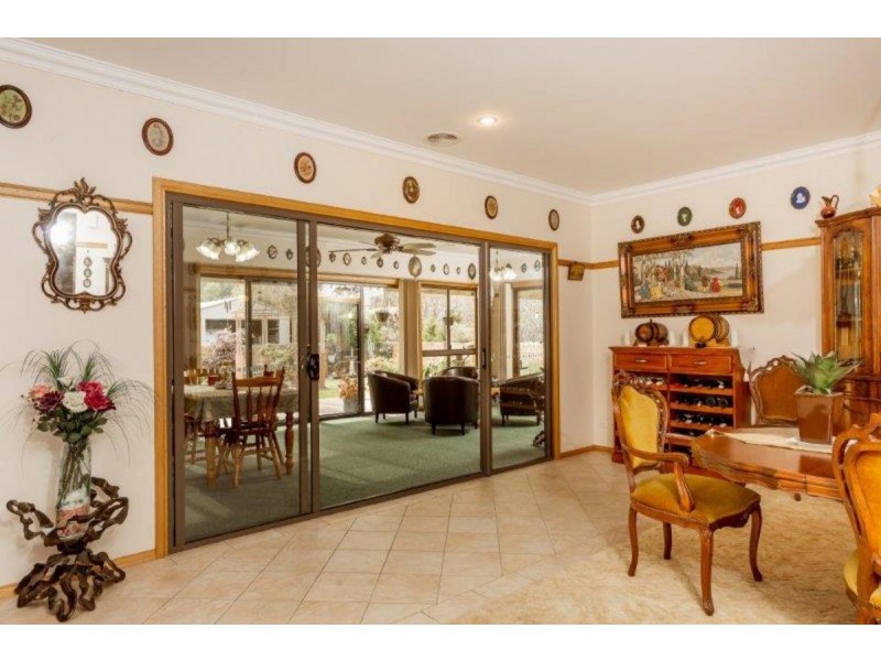 24 Lambourn Drive, Wodonga VIC 3690