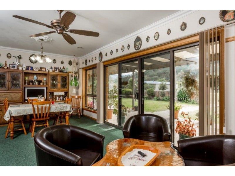 24 Lambourn Drive, Wodonga VIC 3690