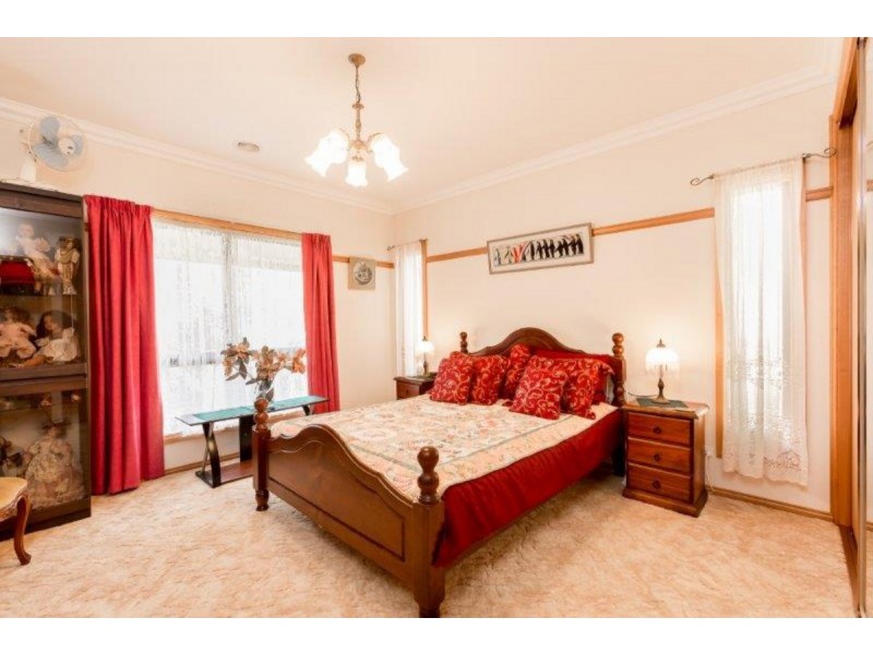 24 Lambourn Drive, Wodonga VIC 3690