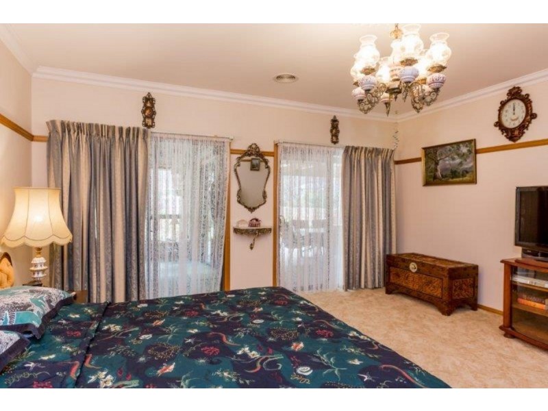 24 Lambourn Drive, Wodonga VIC 3690