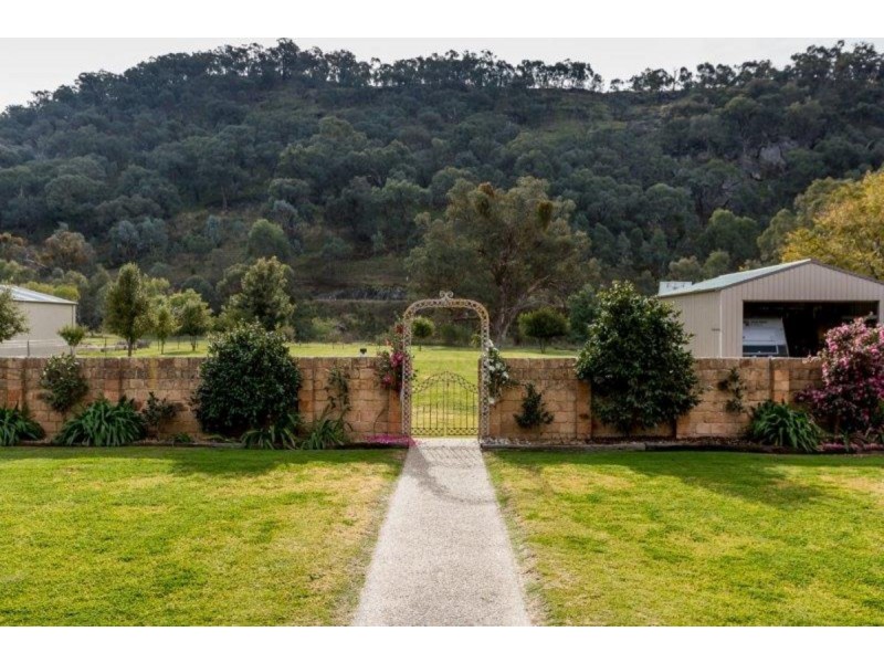 24 Lambourn Drive, Wodonga VIC 3690