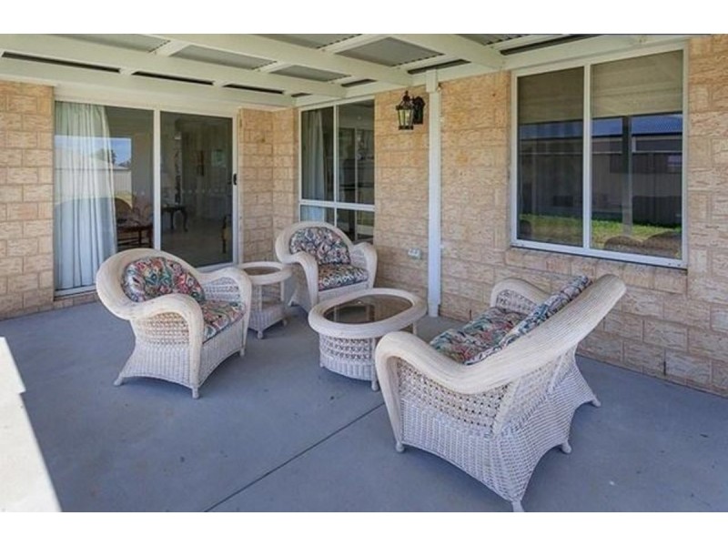 87 Read Street, Howlong NSW 2643