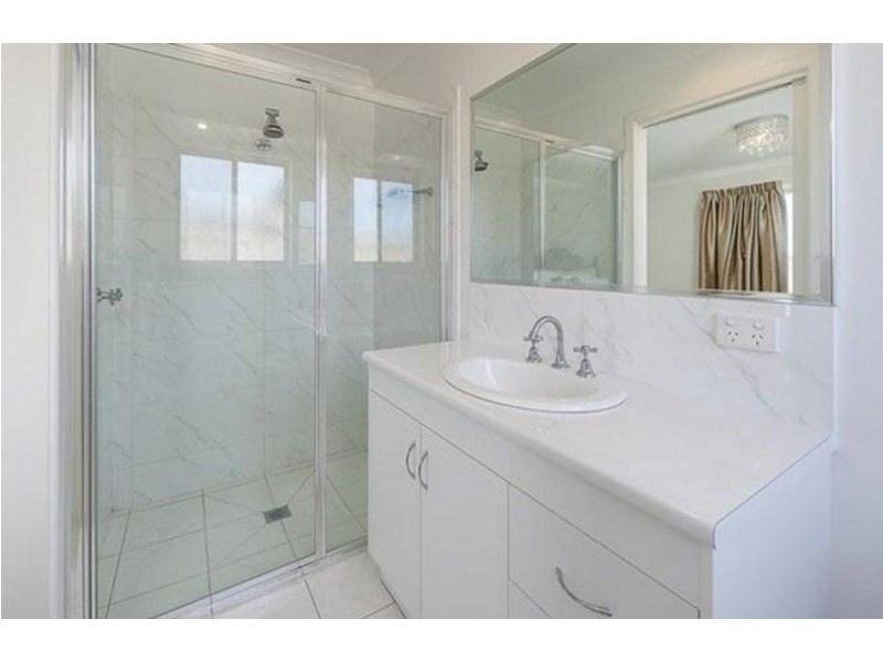 87 Read Street, Howlong NSW 2643