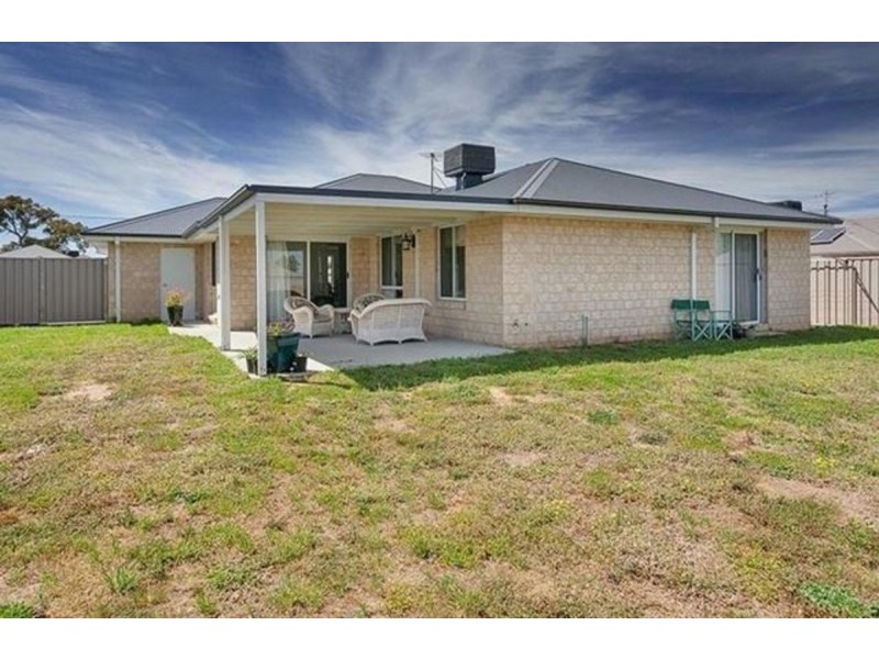 87 Read Street, Howlong NSW 2643