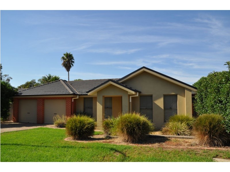 23 Dalbirra Place, Lavington NSW 2641