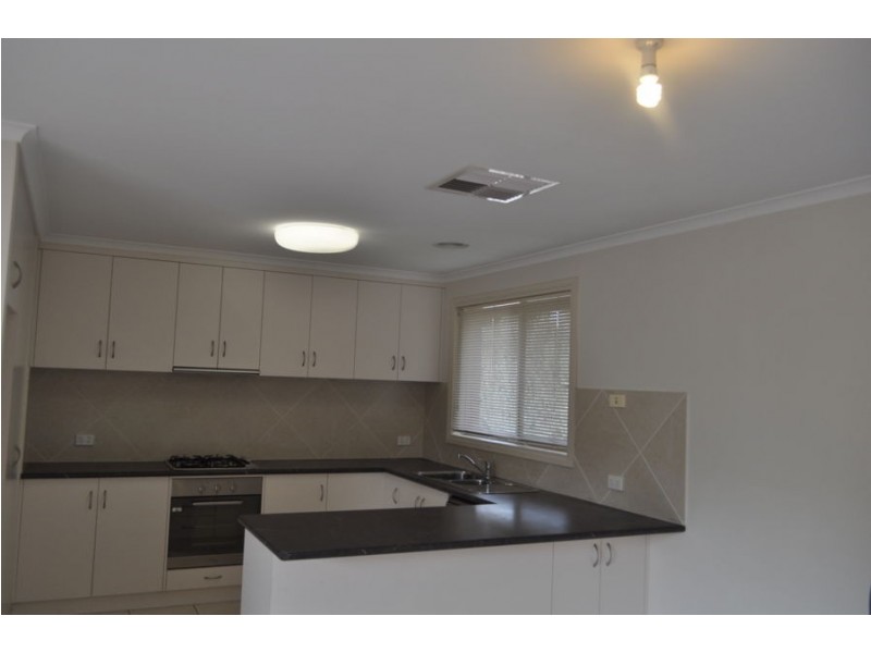 2/1059 Calimo Street, North Albury NSW 2640