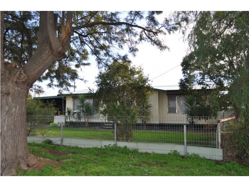 2 Black Street, Culcairn NSW 2660