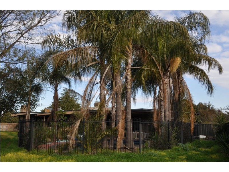 335 Parkland Crescent, Lavington NSW 2641