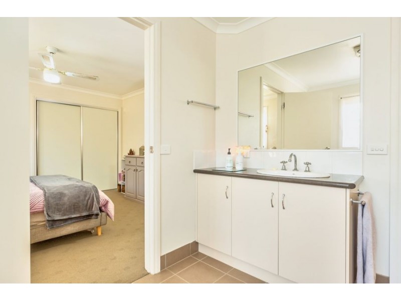 588 Nagle Road, Lavington NSW 2641