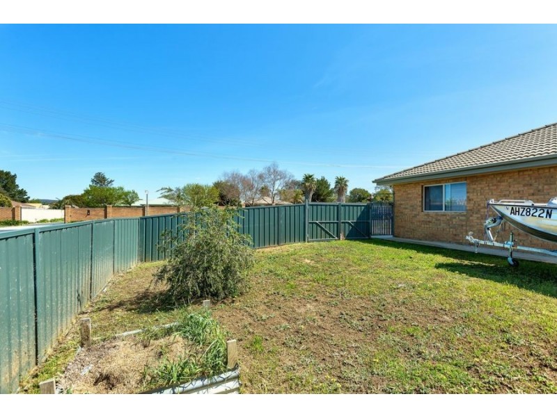 588 Nagle Road, Lavington NSW 2641