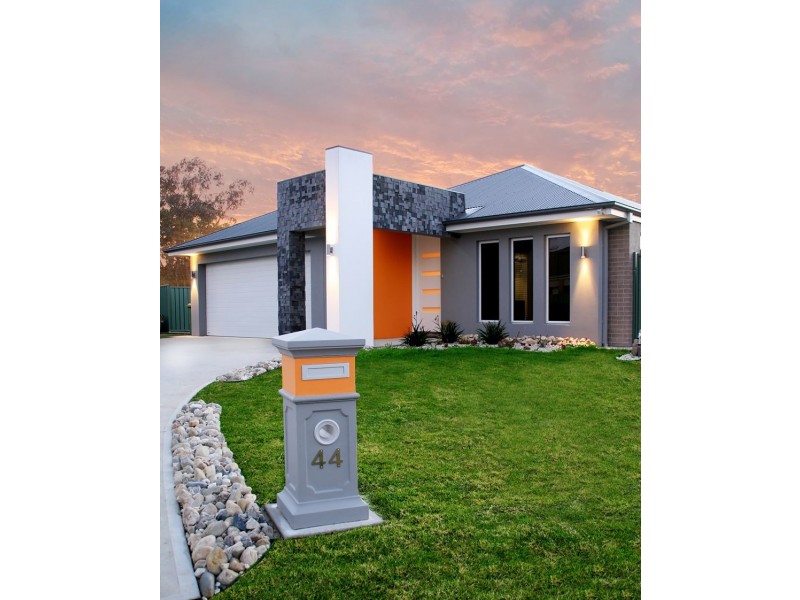 44 Champions Drive, Albury NSW 2640