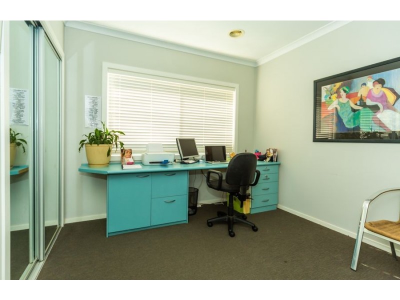44 Champions Drive, Albury NSW 2640