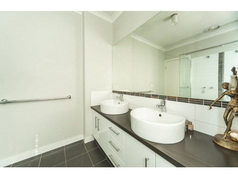 44 Champions Drive, Albury NSW 2640