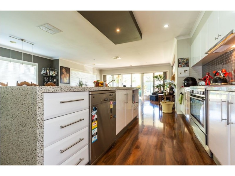 44 Champions Drive, Albury NSW 2640