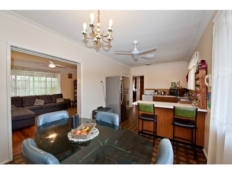 523 Kaitlers Road, Lavington NSW 2641