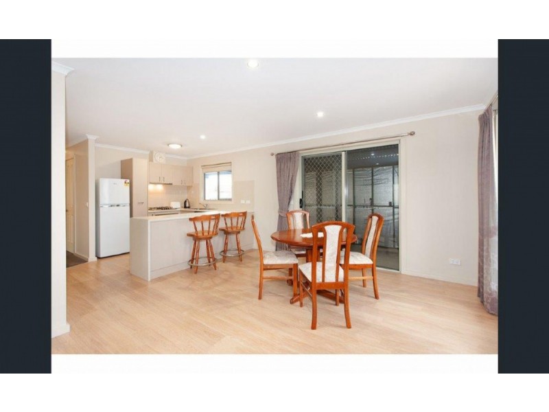 64/639 Kemp Street, Lavington NSW 2641