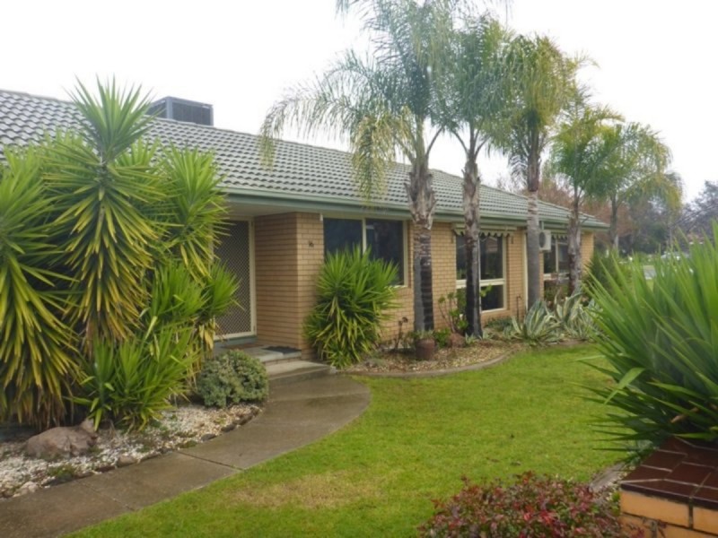 16 St Andrews Circuit, Thurgoona NSW 2640