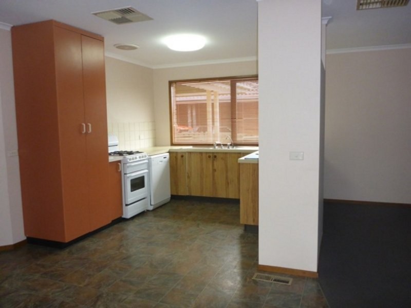 16 St Andrews Circuit, Thurgoona NSW 2640