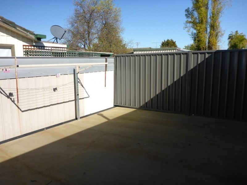4/395 Dick Road, Lavington NSW 2641