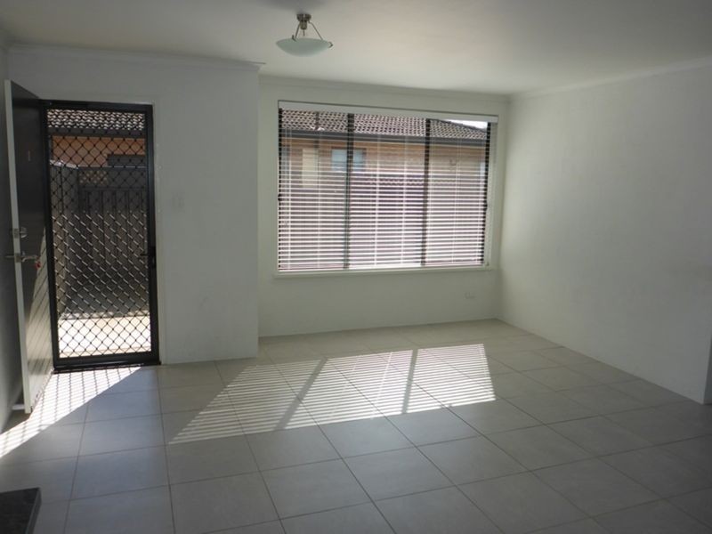 2/395 Dick Road, Lavington NSW 2641