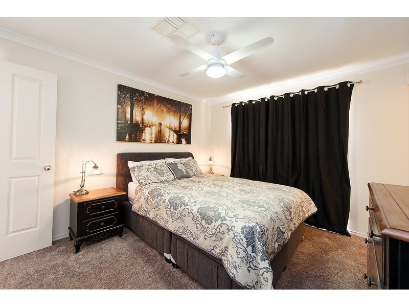 18 Orchard Way, Lavington NSW 2641