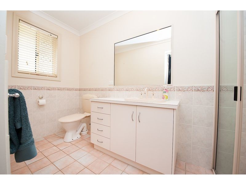 18 Orchard Way, Lavington NSW 2641