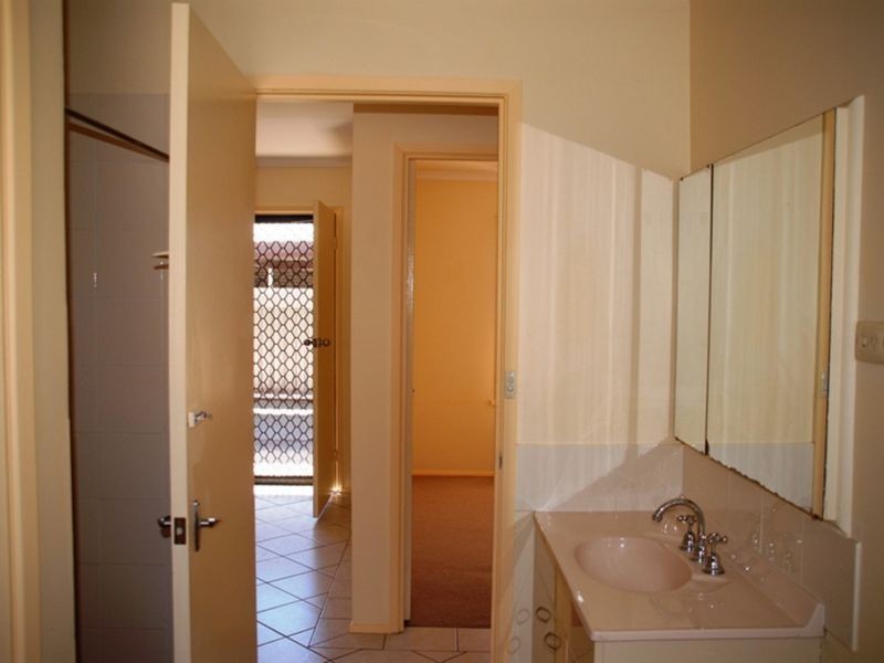 1/209 Plummer Street, South Albury NSW 2640