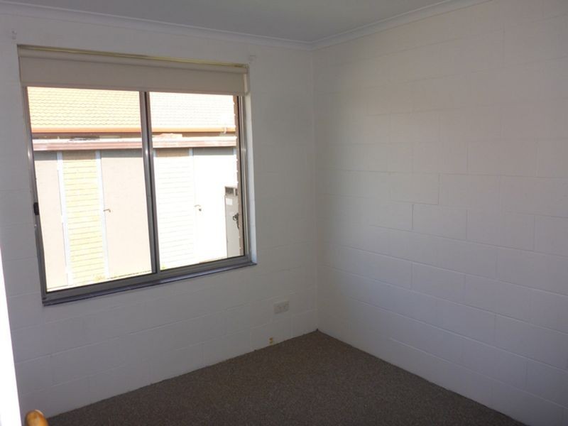 2/631 Storey Street, Lavington NSW 2641