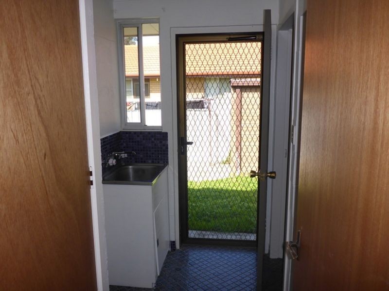 2/631 Storey Street, Lavington NSW 2641