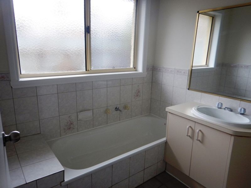 677 Centaur Road, Lavington NSW 2641