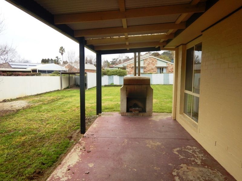 677 Centaur Road, Lavington NSW 2641