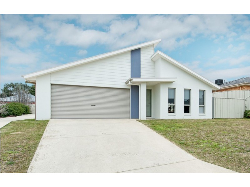 1/32 Whitton Drive, Thurgoona NSW 2640