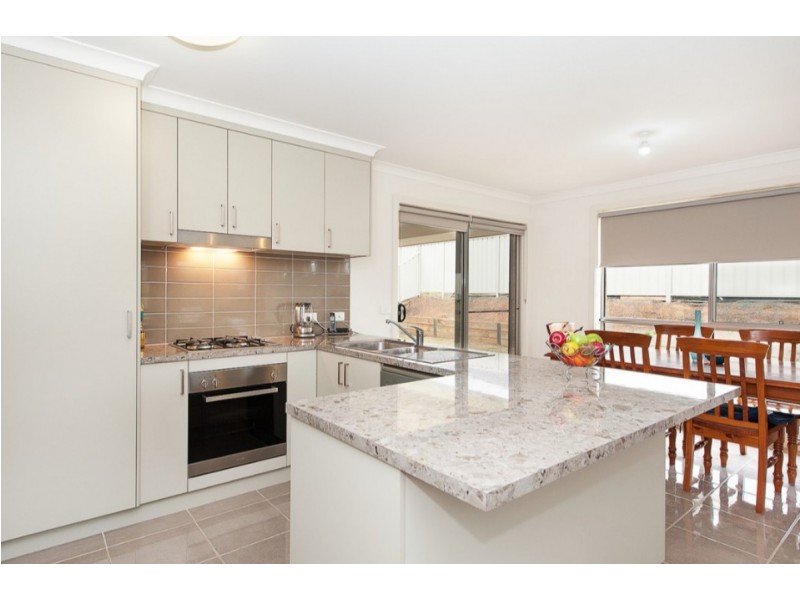 1/32 Whitton Drive, Thurgoona NSW 2640