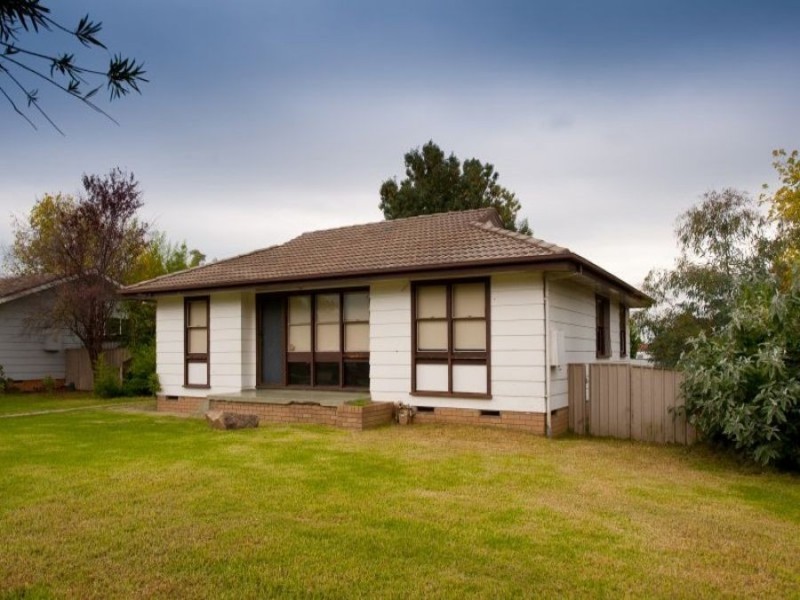 363 Boomerang Drive, Lavington NSW 2641