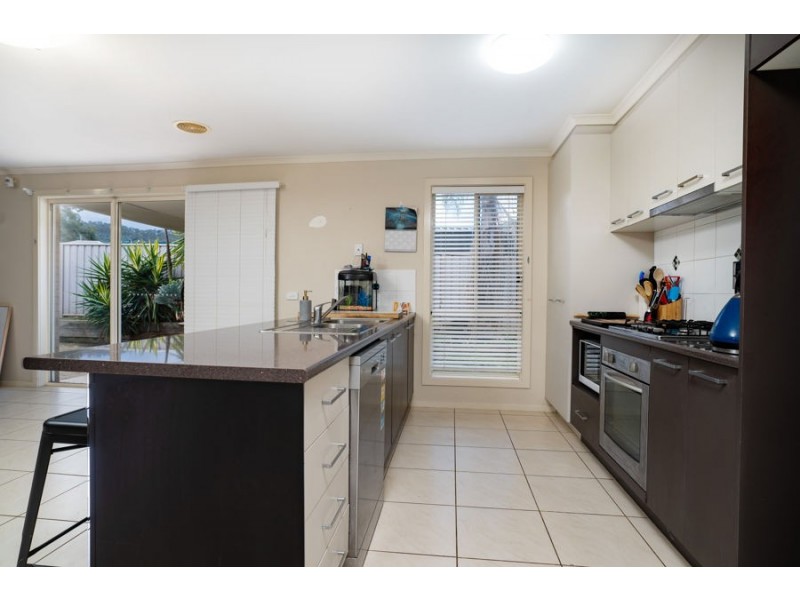 11 Kurrajong Crescent, West Albury NSW 2640