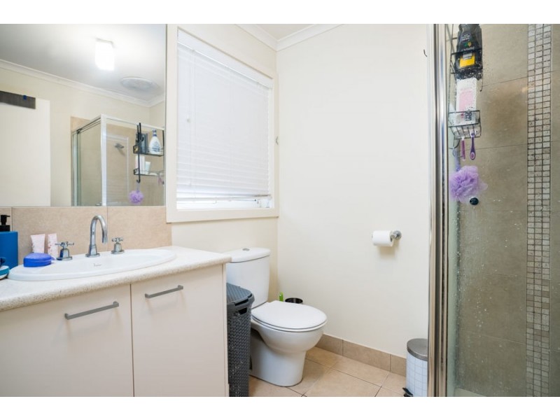 11 Kurrajong Crescent, West Albury NSW 2640