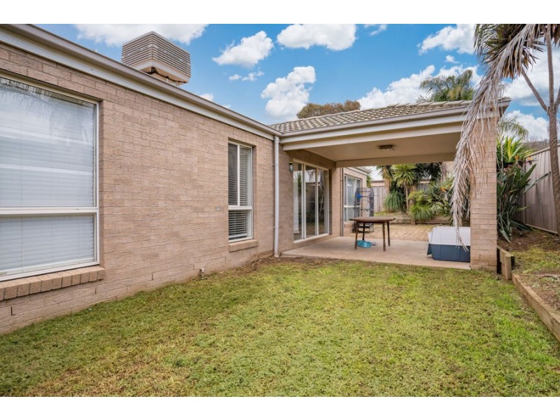 11 Kurrajong Crescent, West Albury NSW 2640