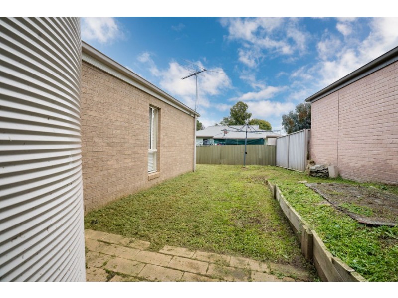 11 Kurrajong Crescent, West Albury NSW 2640