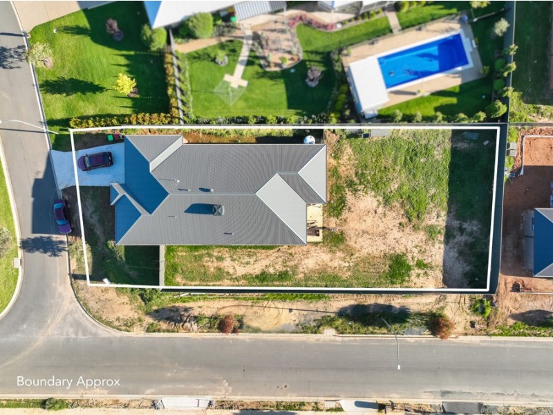 2 Blue Wren Close, Thurgoona NSW 2640