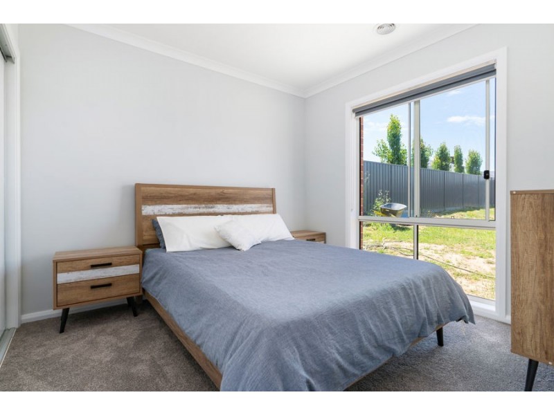 2 Blue Wren Close, Thurgoona NSW 2640