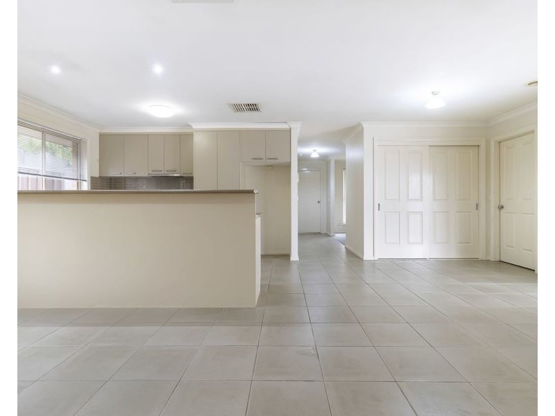 23 Dalbirra Place, Lavington NSW 2641