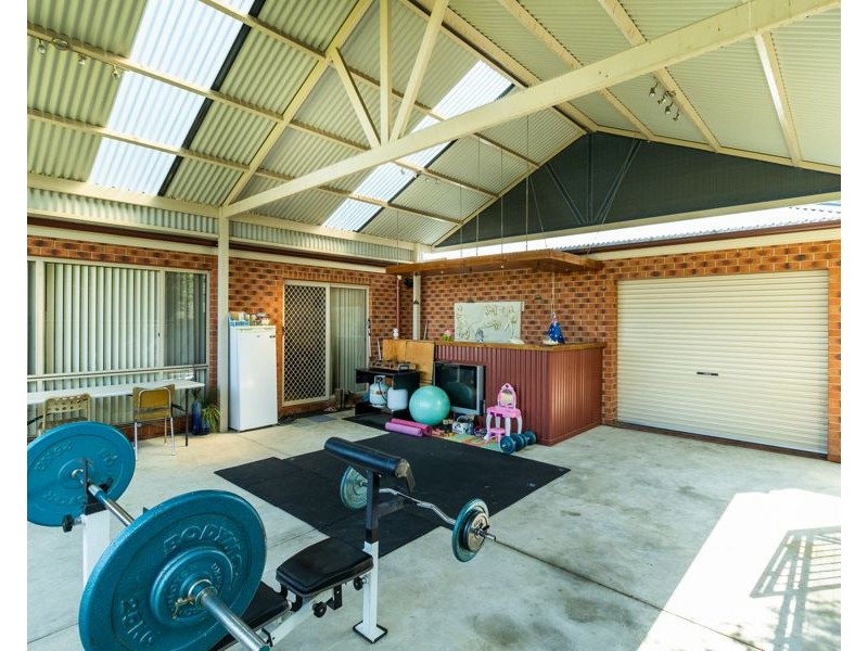 11 Dillagar Place, Lavington NSW 2641
