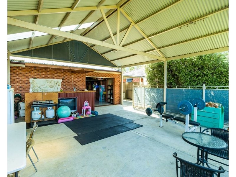 11 Dillagar Place, Lavington NSW 2641