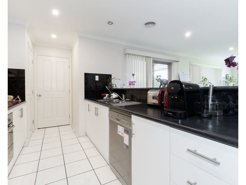 11 Dillagar Place, Lavington NSW 2641