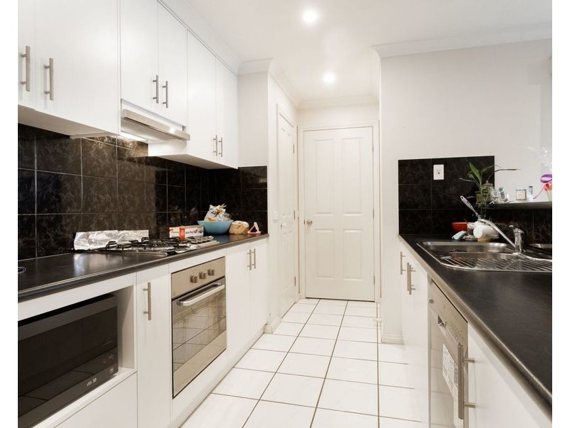 11 Dillagar Place, Lavington NSW 2641