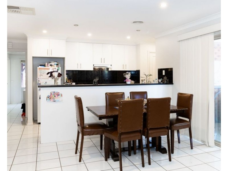 11 Dillagar Place, Lavington NSW 2641