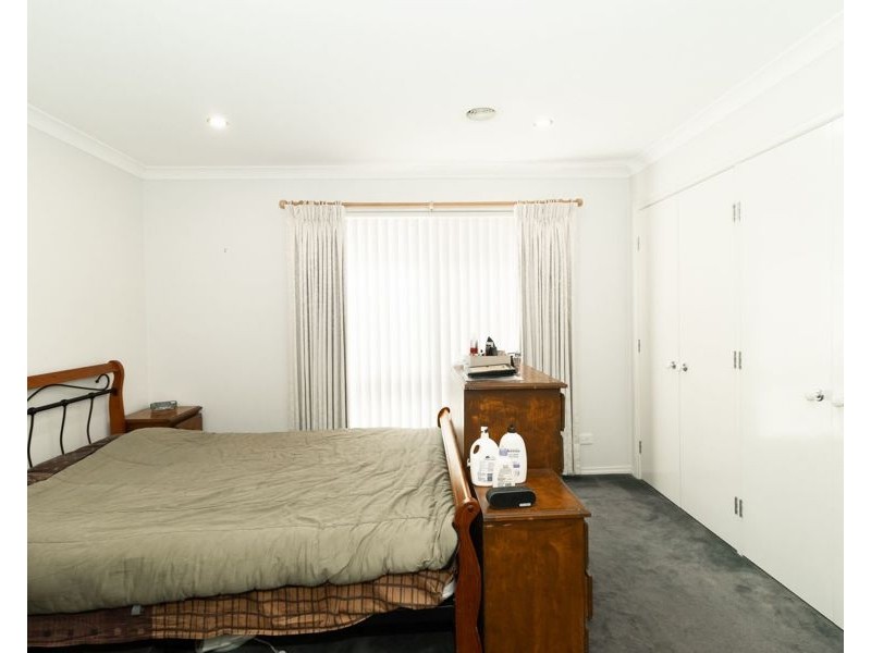 11 Dillagar Place, Lavington NSW 2641