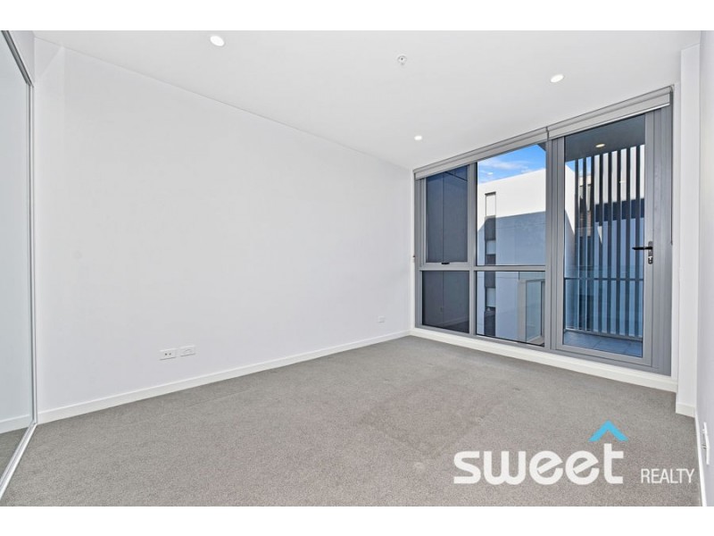B809/10 AVIATORS WAY, Penrith NSW 2750