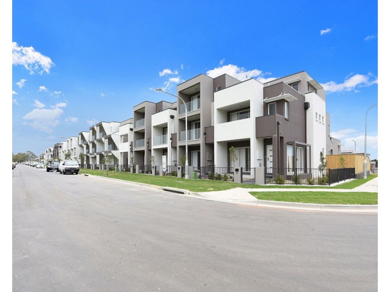 39 Purvis Avenue, Potts Hill NSW 2143