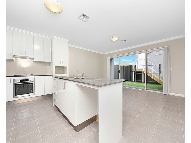 39 Purvis Avenue, Potts Hill NSW 2143